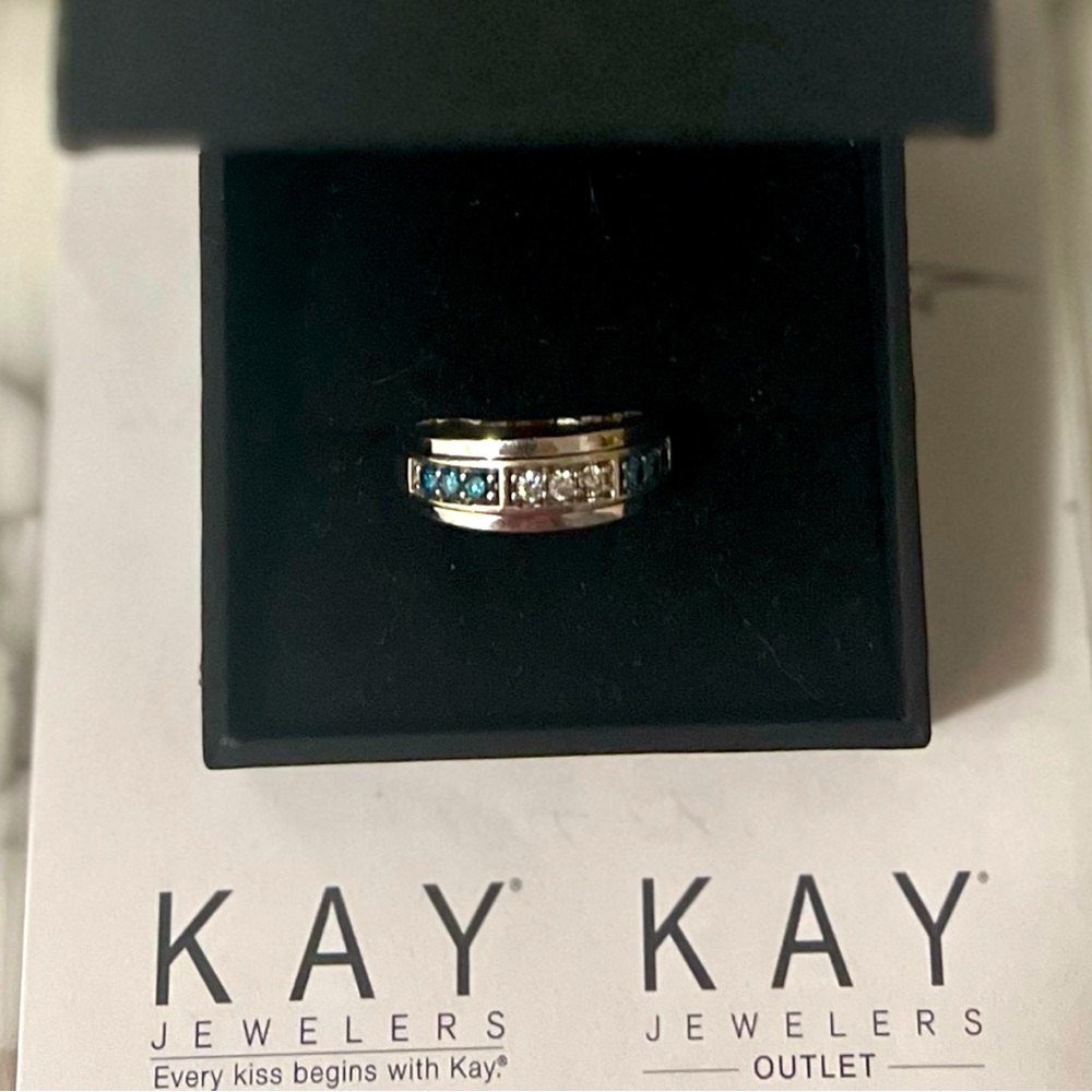 Men’s diamond wedding band